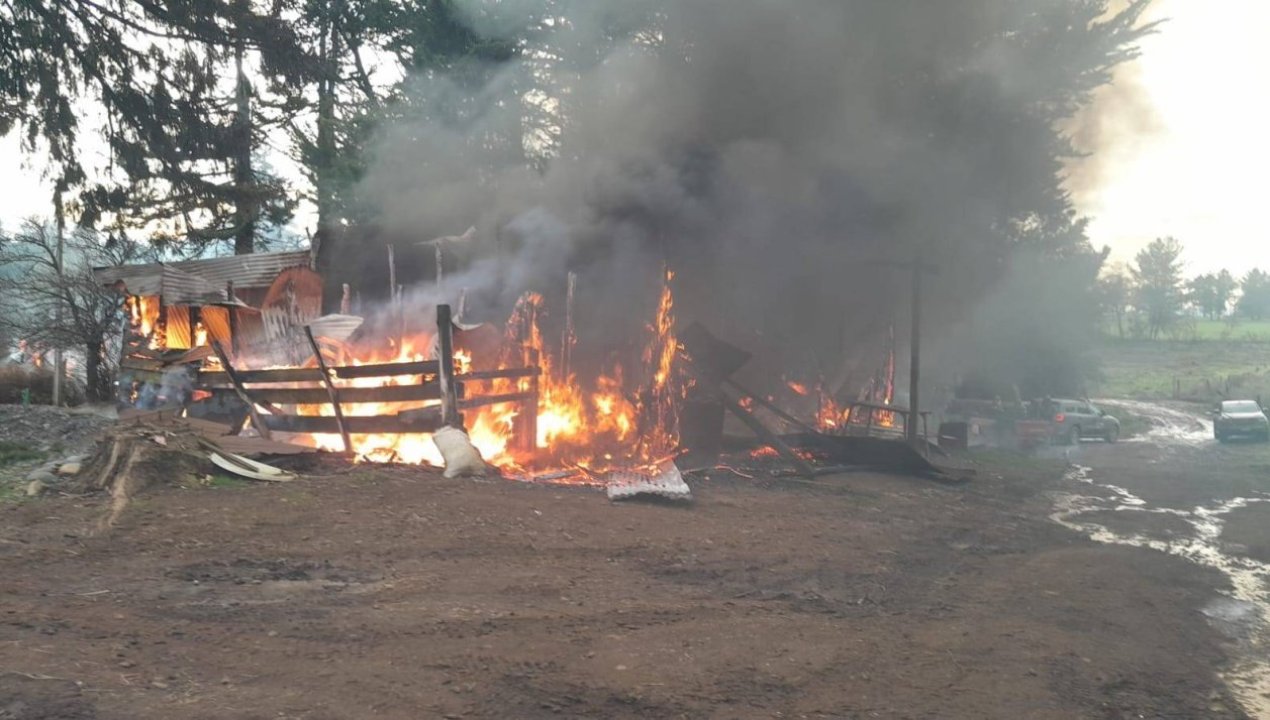 /regionales/region-de-la-araucania/victoria-agricultor-es-herido-a-bala-en-ataque-incendiario-de-resistencia